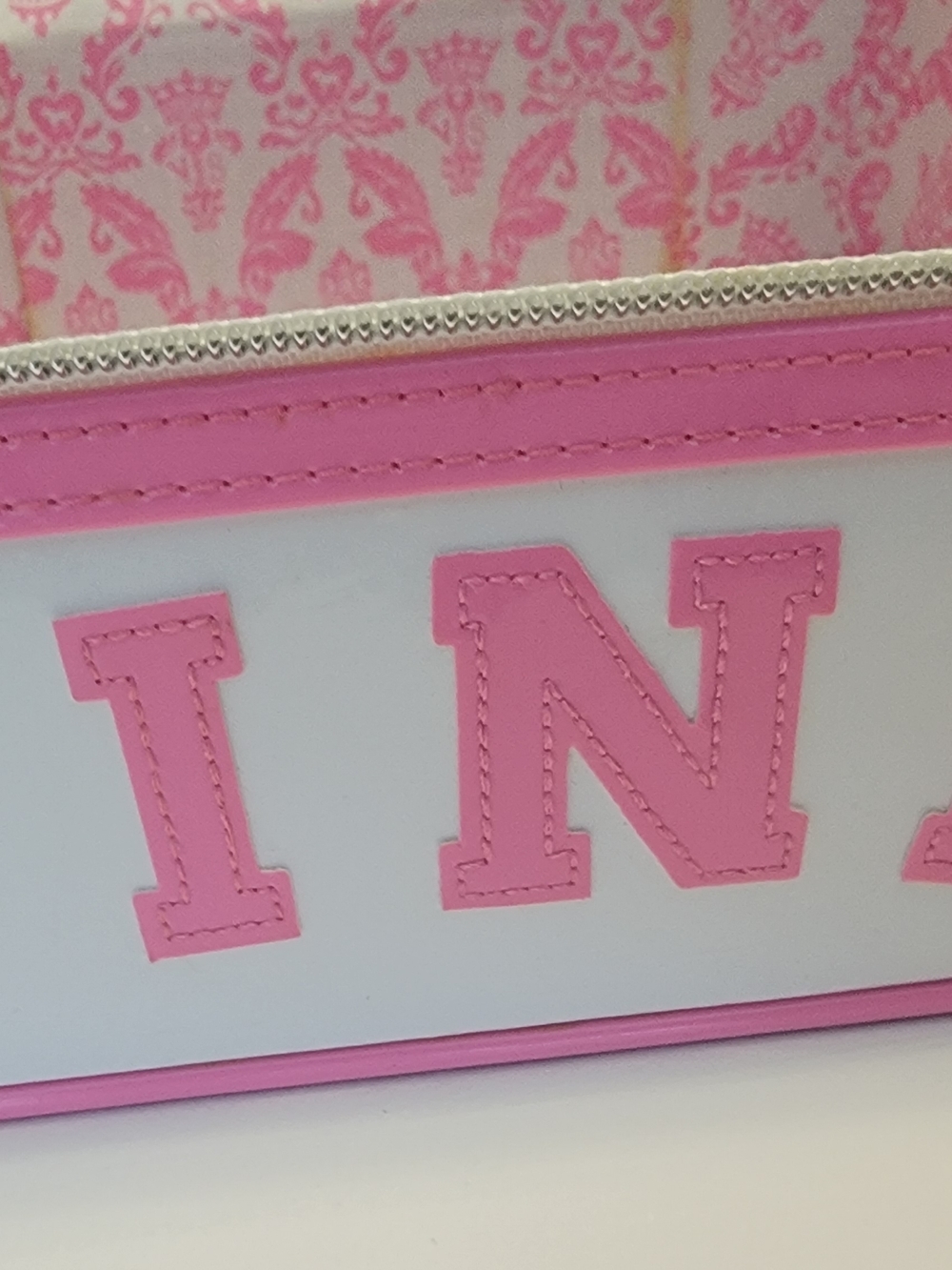 Vintage Y2K Victoria's Secret PINK Cosmetic Train Case in White and Pink - Picture 2 of 10